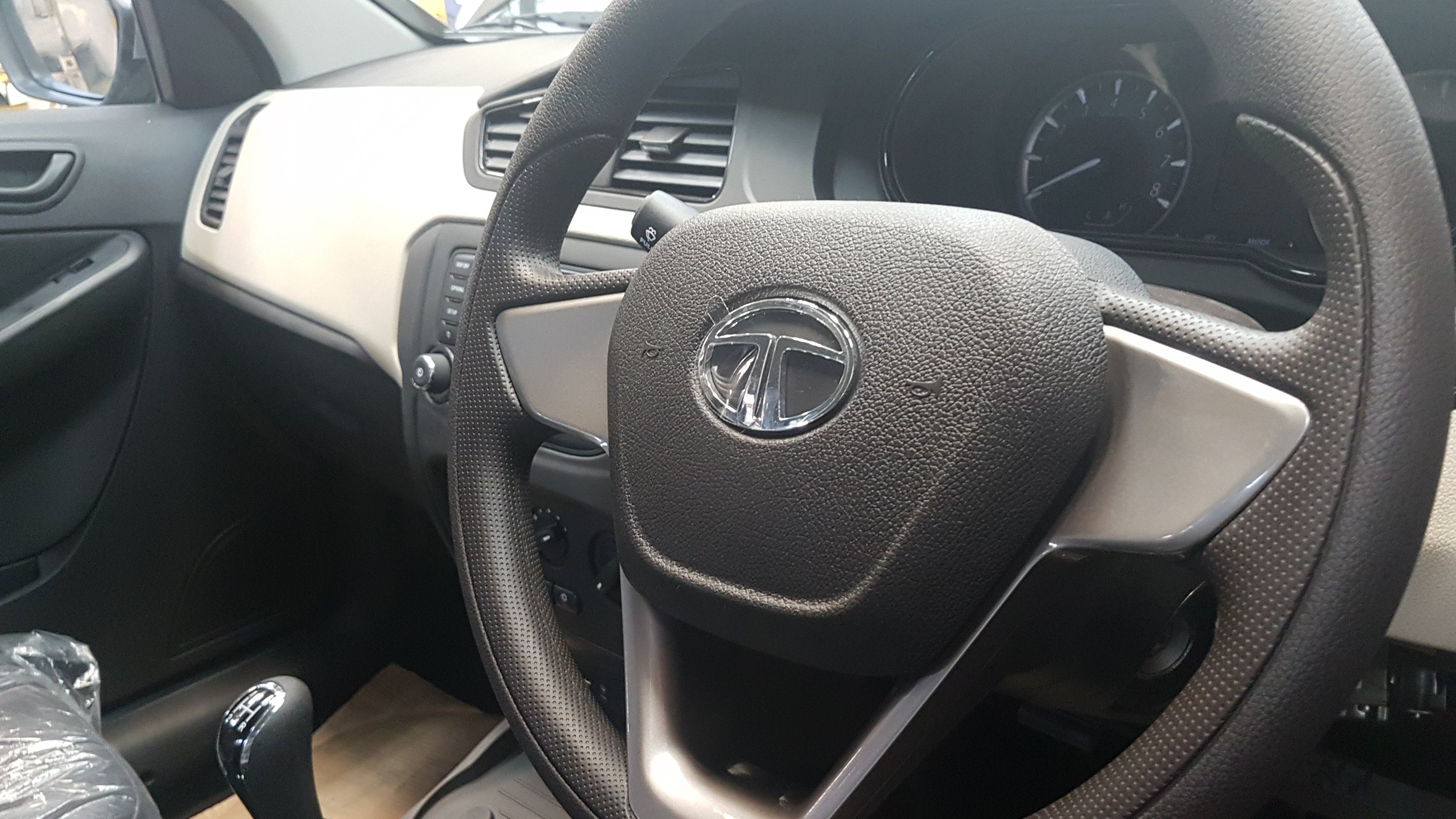 Tata Motors Delivers 10,000 Vehicles On Day One Of Navratri